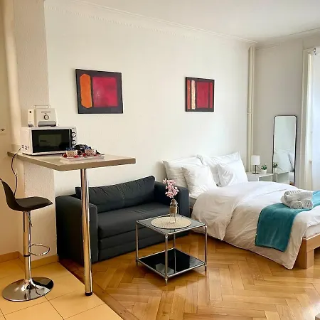 Apartamento 5-minute Walk To The Train Station